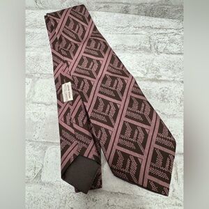 Fiorio Milano 100% Silk Italian Men’s Necktie Pink / Brown pattern‎ printed